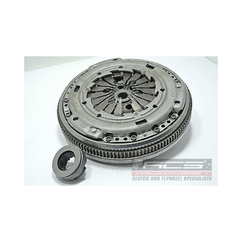 Kit Including Dual Mass Flywheel